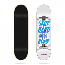 Tricks Hard 8" Skateboard completo
