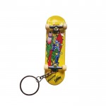 Santa Cruz Slasher fingerboard yellow llavero